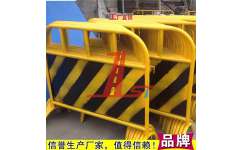 市政鐵馬 烤漆黃黑相間可印文字施工圍檔的特點與應用